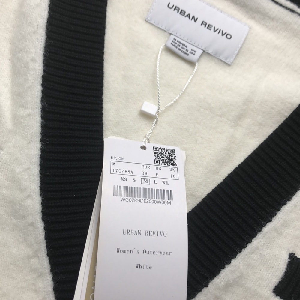 Urban revive V NECK knit white black button crop cardigan - Picture 7 of 8
